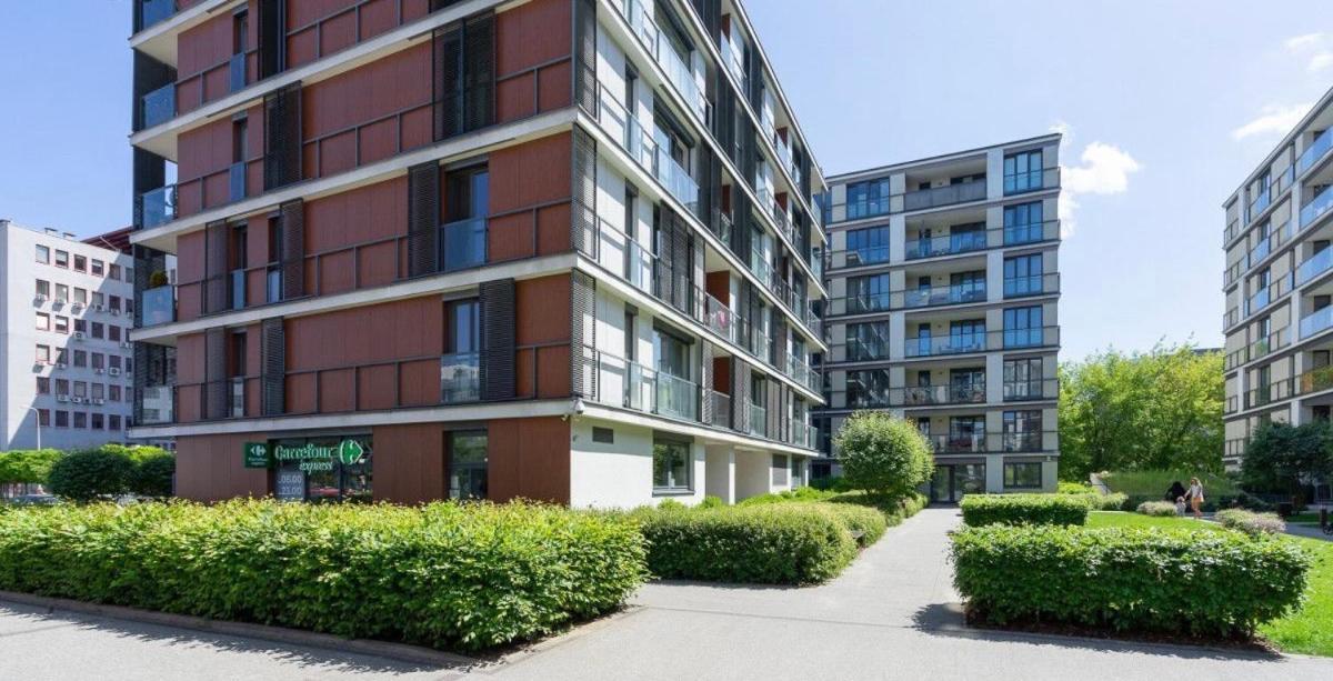 Near Airport Cybernetyki Inn Warszawa Eksteriør billede