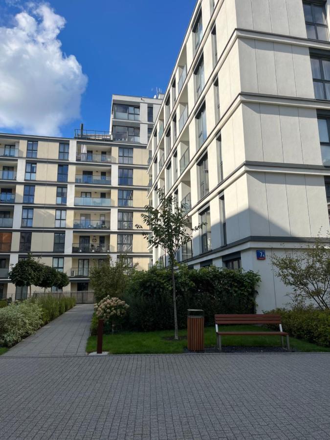 Near Airport Cybernetyki Inn Warszawa Eksteriør billede